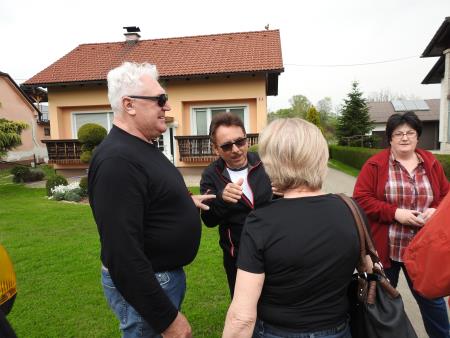 Pohod po novozgrajenih pločnikih 59